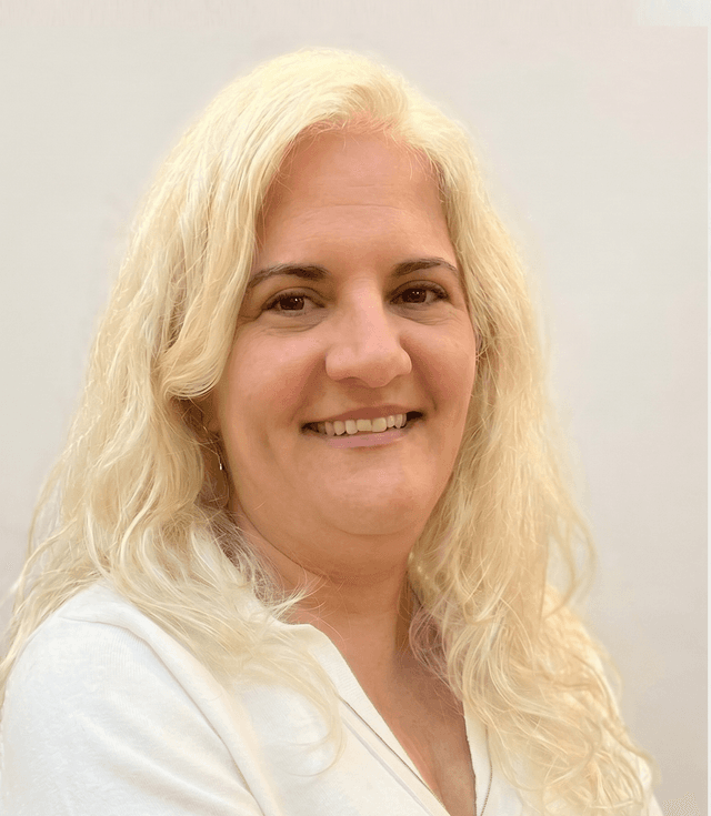אסנת אדלר